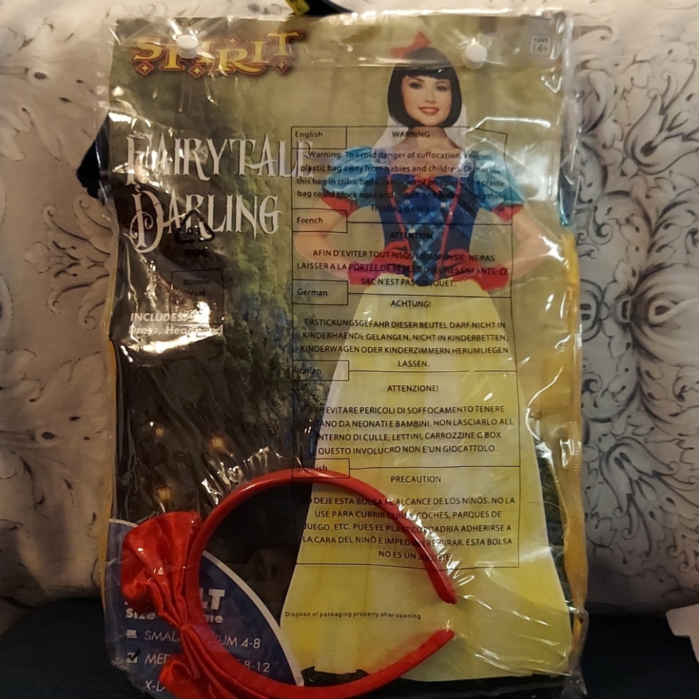 Spirit Halloween SNOW WHITE PRINCESS COSTUME - Picture 2 of 6